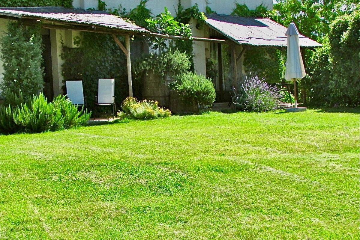 Agriturismo "Borgo Madonna Degli Angeli" - Charming Cottages In The Gardens ! Tocco da Casauria Exterior photo