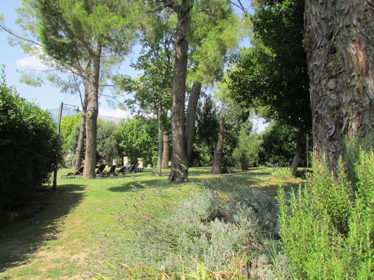Agriturismo "Borgo Madonna Degli Angeli" - Charming Cottages In The Gardens ! Tocco da Casauria Exterior photo